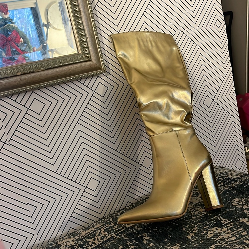 Gold boots women 8 brand new never worn